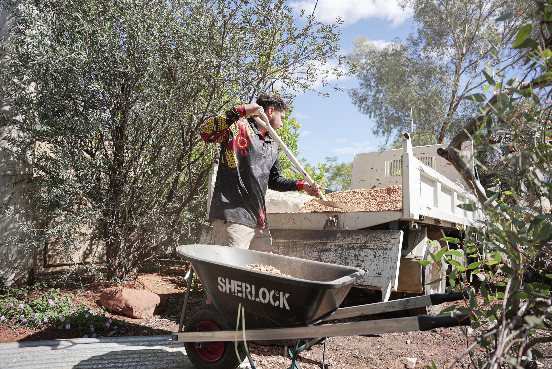 Easy Yard Clean Up Guide for Alice Springs Homeowners