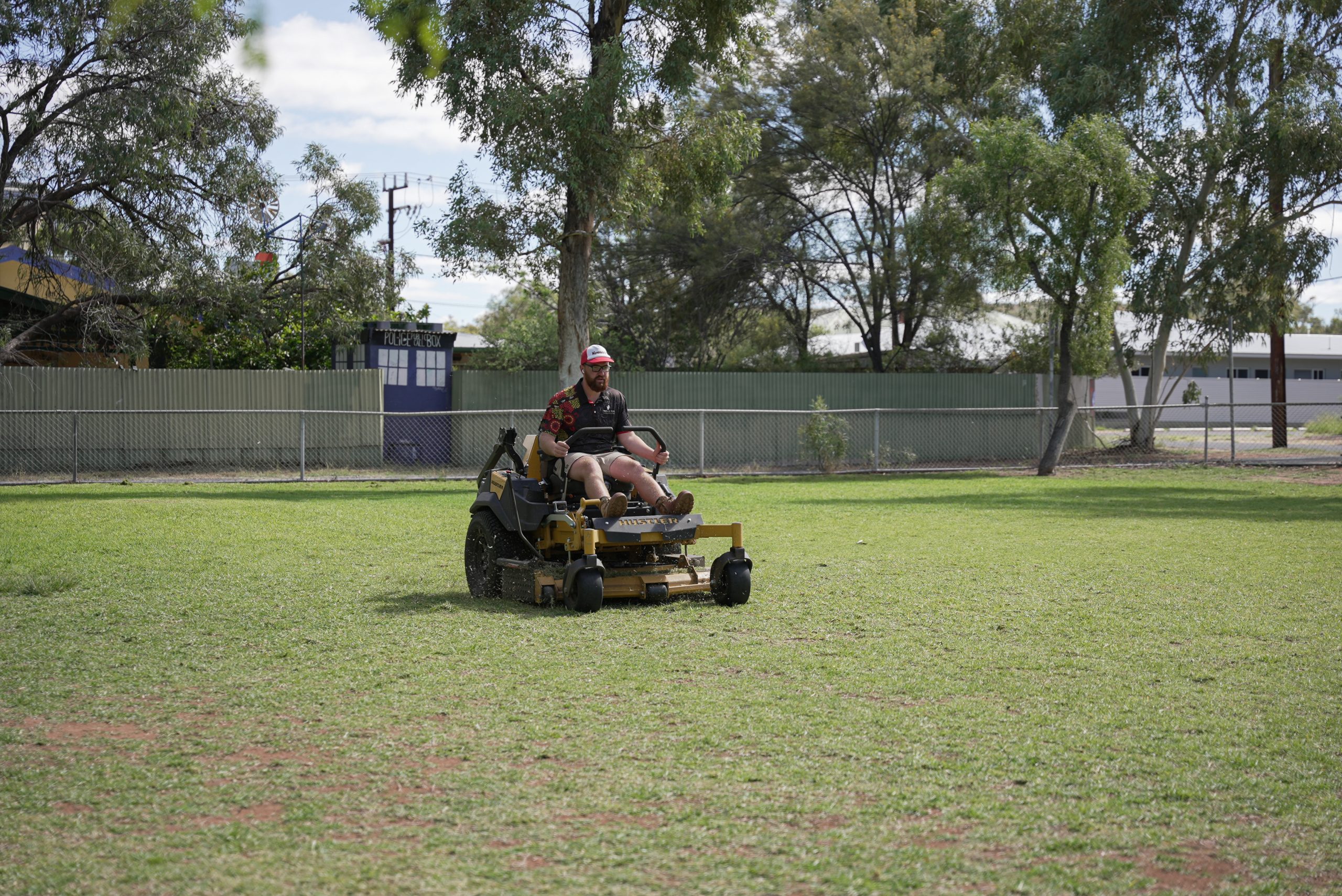 Easy Yard Maintenance Tips for Alice Springs Gardens