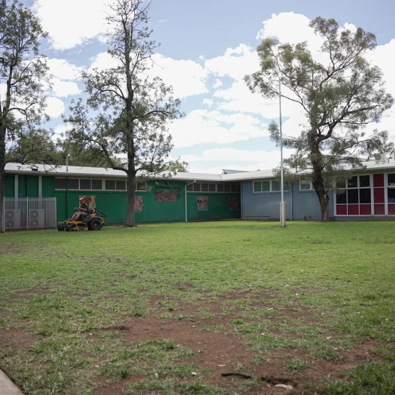 outdoor landscaping enhances alice springs